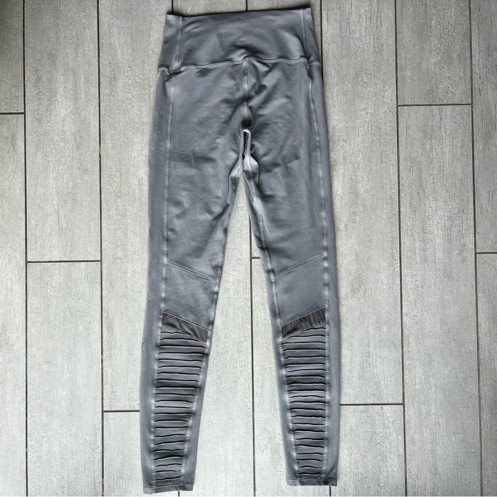 ALO Yoga Moto Leggings Small Gray High Rise Full Length Biker Yoga Athleisure